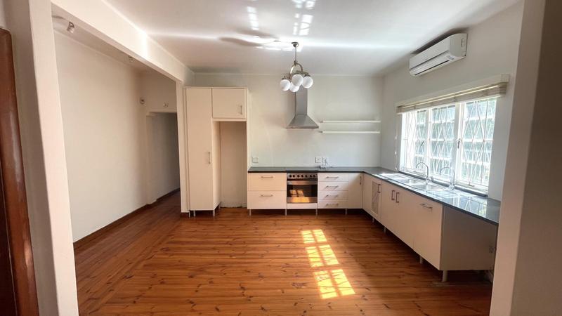 2 Bedroom Property for Sale in Vredehoek Western Cape